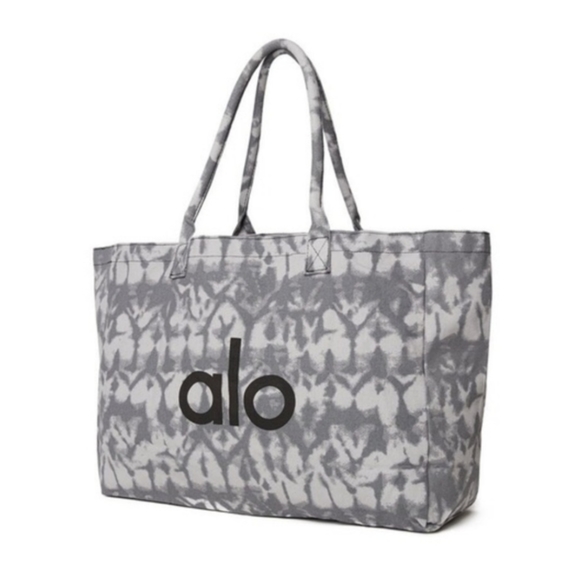 ALO Yoga Handbags - NEW alo Yoga Grey Tiedye One Size Shopper Tote Bag